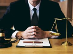 Вибираємо адвоката чи компанію у юридичній сфері: принципи